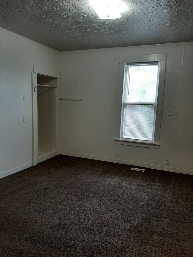 Building Photo - (1614 8th Ave)