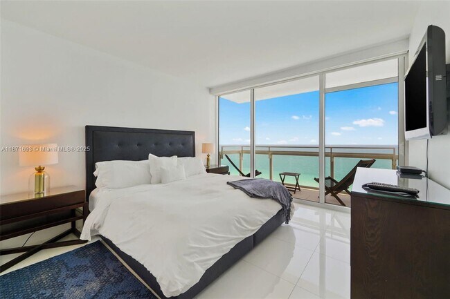 Building Photo - 6801 Collins Ave