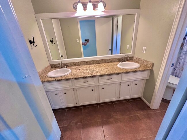 Building Photo - 17502 Cassina Dr