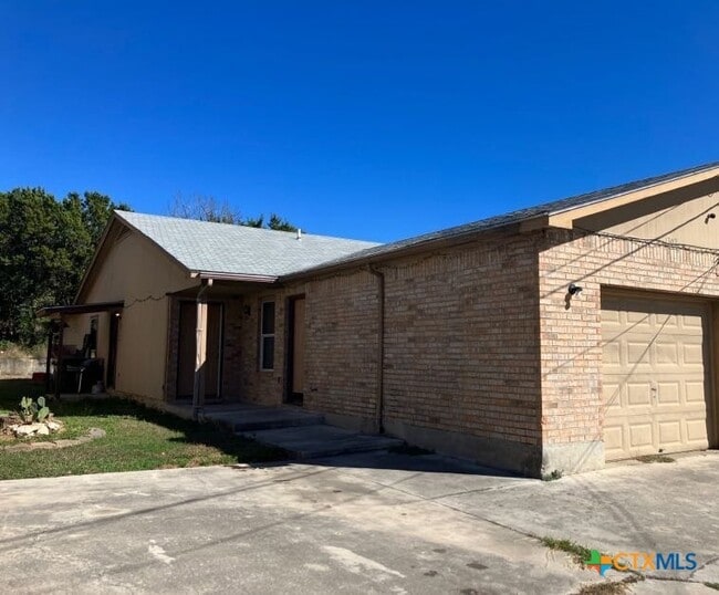 Primary Photo - 1302 N Bishop St