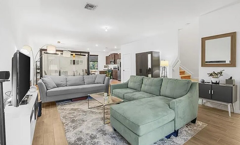 Building Photo - 531 NW 17th St