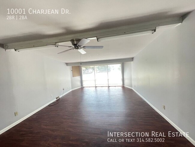 Building Photo - 10001 Charjean Dr