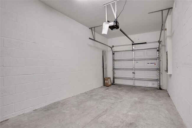 Building Photo - 212 27th St SE