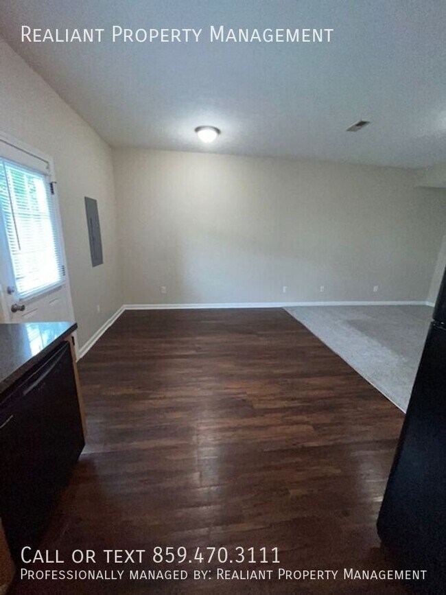 Building Photo - 229 Ridgewood Dr