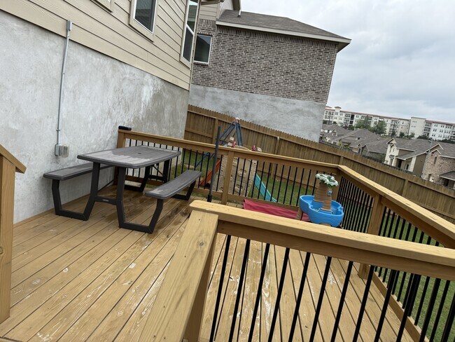 Building Photo - 303 Colorado Cyn