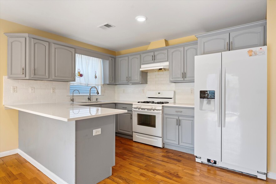 Kitchen - 221 Weequahic Ave