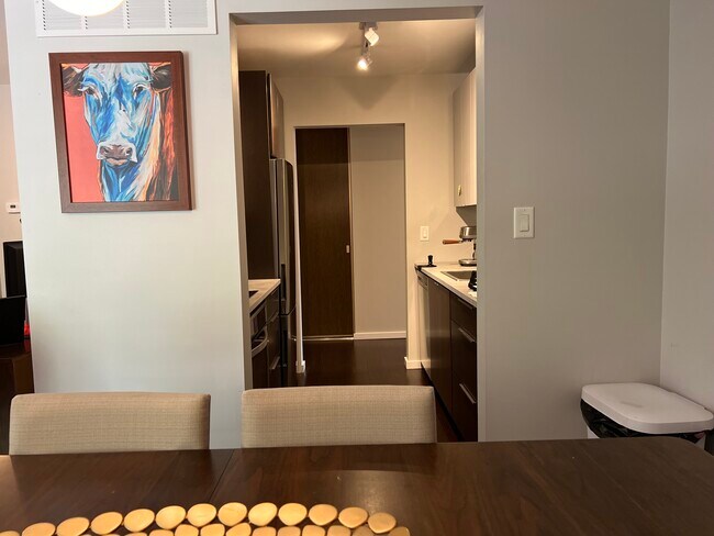 Building Photo - 1870 Fort St