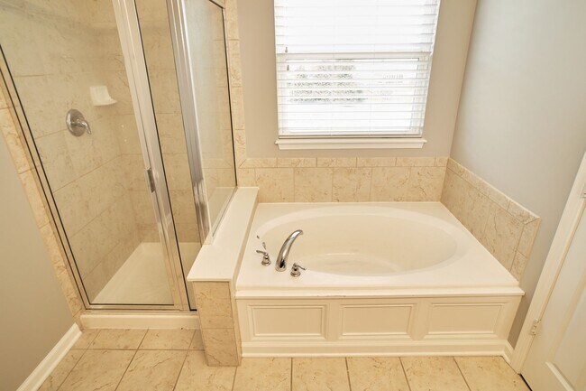 Building Photo - 4BDRM, 2.5 BA with finished basement in Westminster