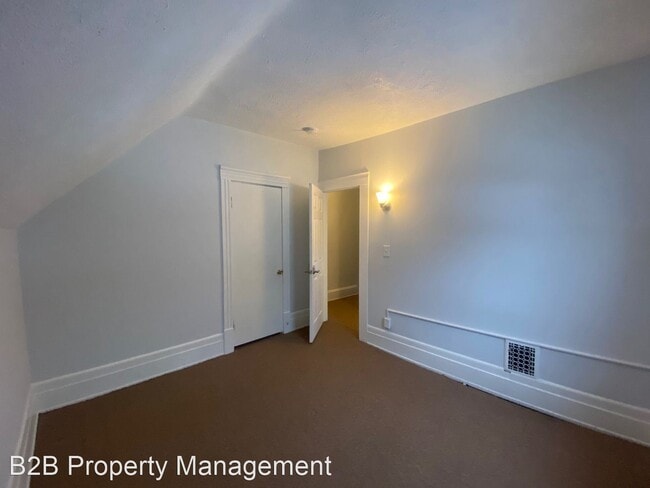 Building Photo - 3 br, 1 bath House - 12028 Wade Park Ave.