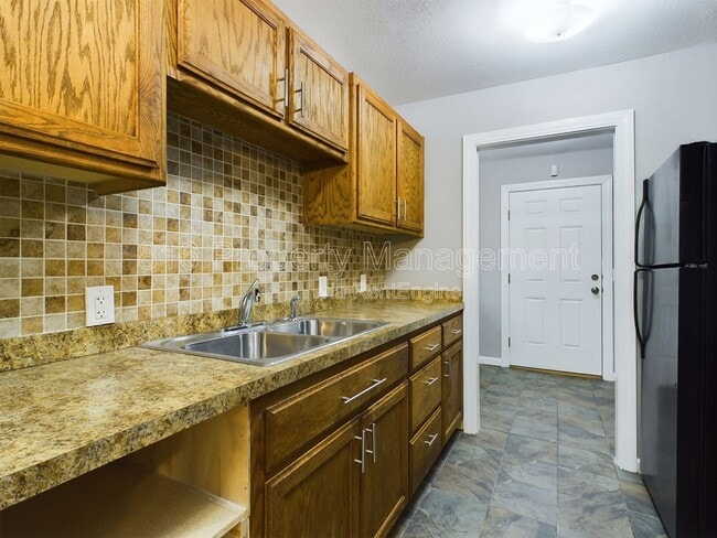 Building Photo - 3024 Flora Ave