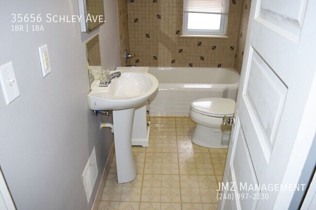 Building Photo - 35656 Schley Ave