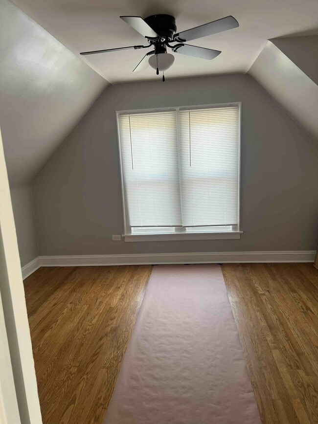 Building Photo - 10434 S Wentworth Ave