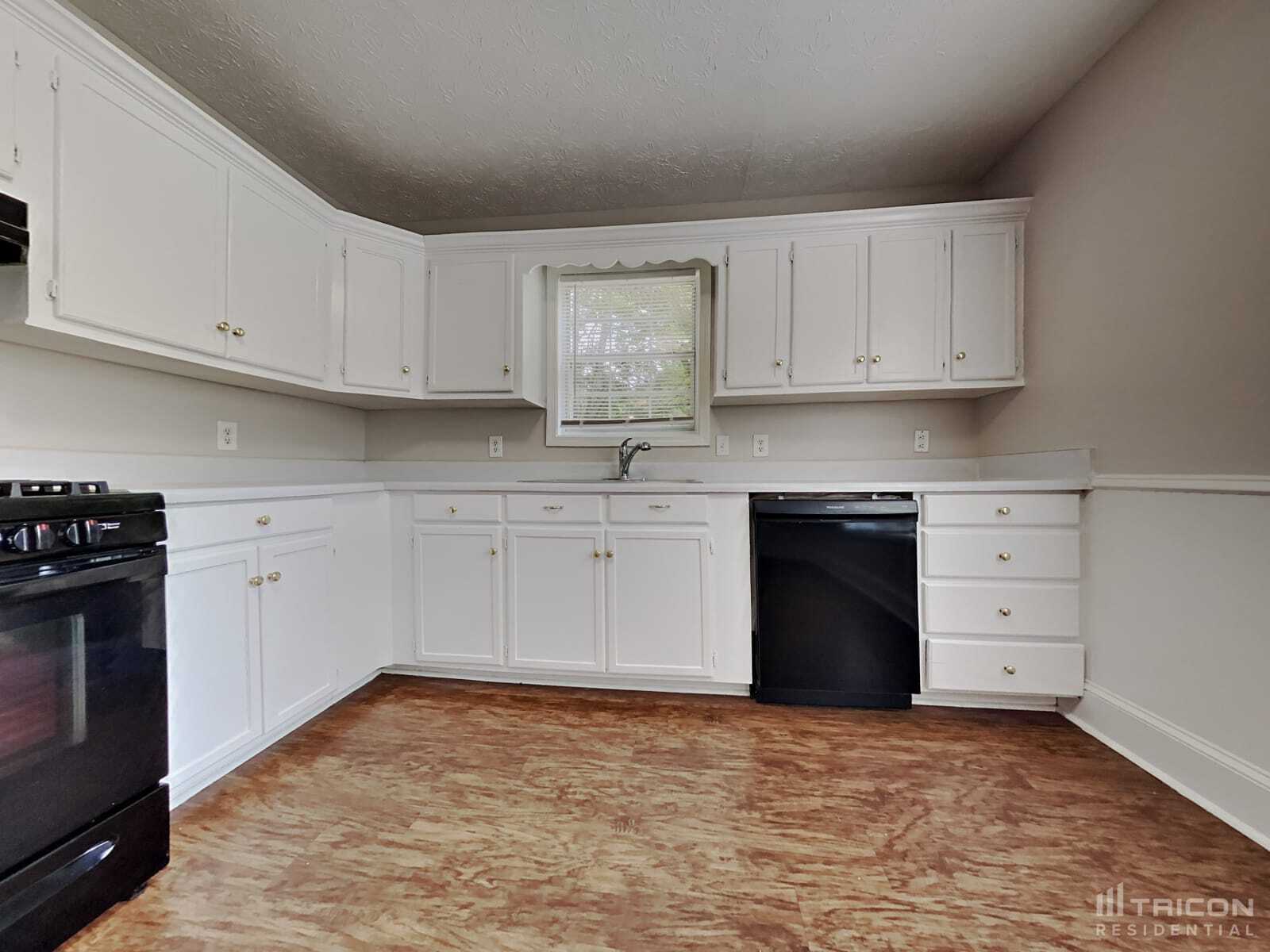 Building Photo - 408 Crested View Dr