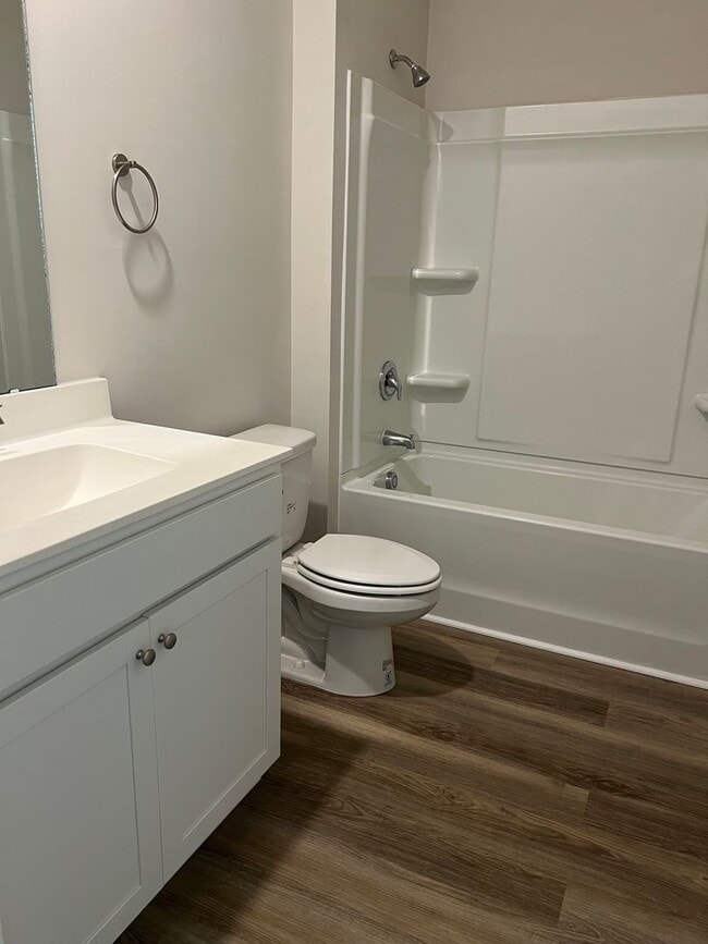 Building Photo - $500 off first month’s rent if lease signed by February 28th!!!!