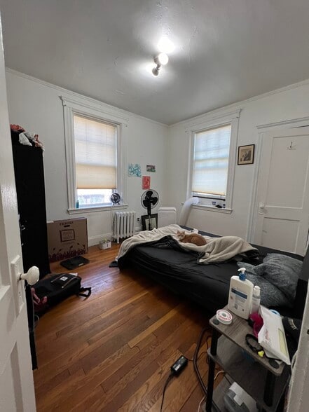 Building Photo - 11 James St