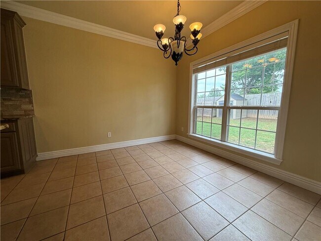 Building Photo - 5203 S Brooks Cir