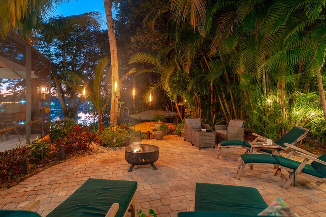 Building Photo - 3842 SW St Lucie Ln