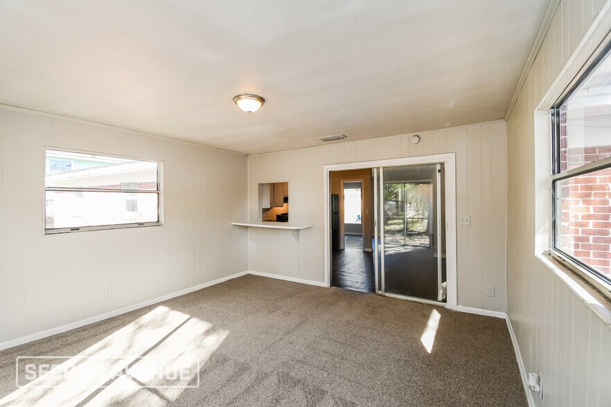 Building Photo - 6536 Manhattan Dr