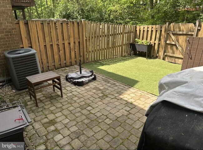 Building Photo - 12098 Winona Dr