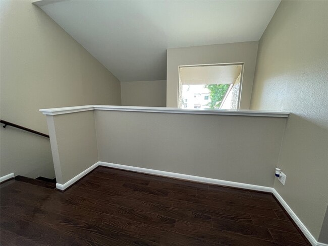 Building Photo - 12315 Glenview Dr