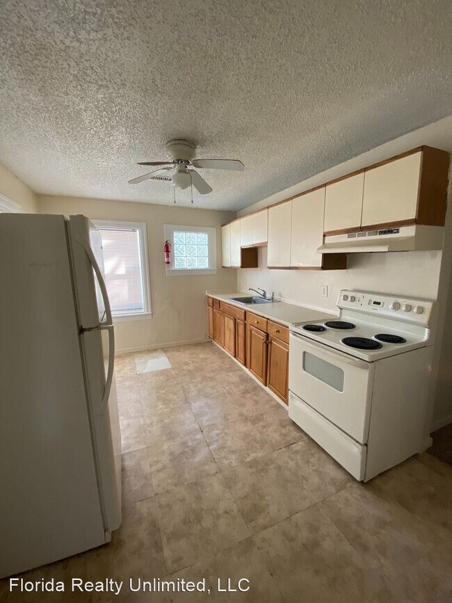 Building Photo - 2 br, 1 bath House - 1670 21st Ave S