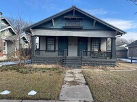 Building Photo - 422 S Glenn St