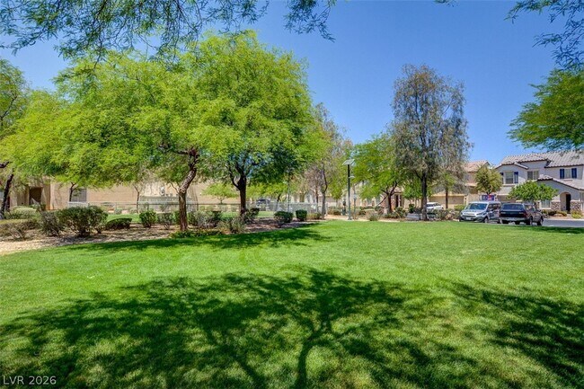 Building Photo - 5003 Groveland Ave