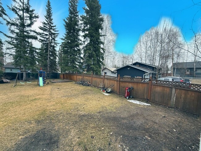 Building Photo - Great 3 Bedroom Home