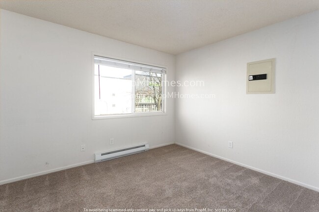 Building Photo - Charming Four-Plex In Foster-Powell!