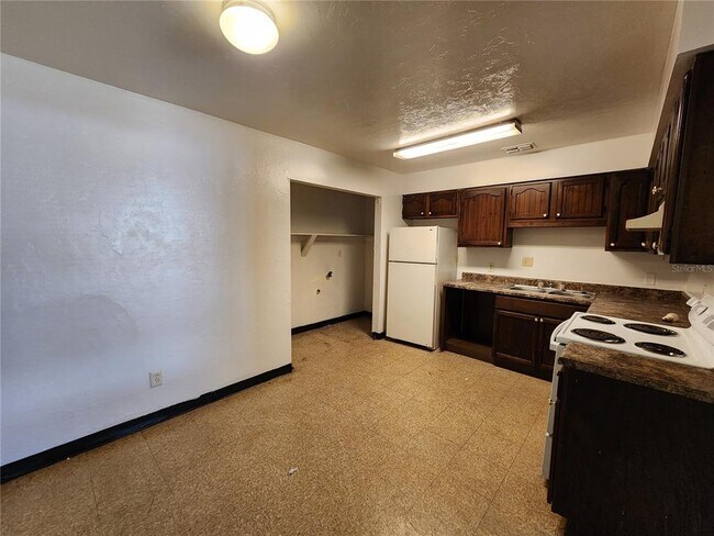 Building Photo - 5817 NW 23rd Terrace