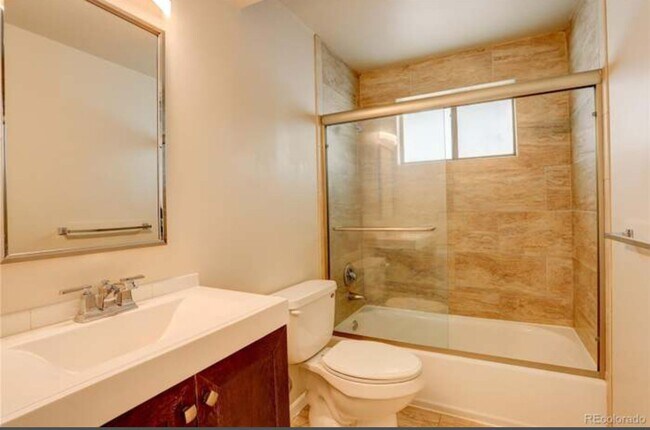 Building Photo - West Highlands 2-bedroom 1-bathroom