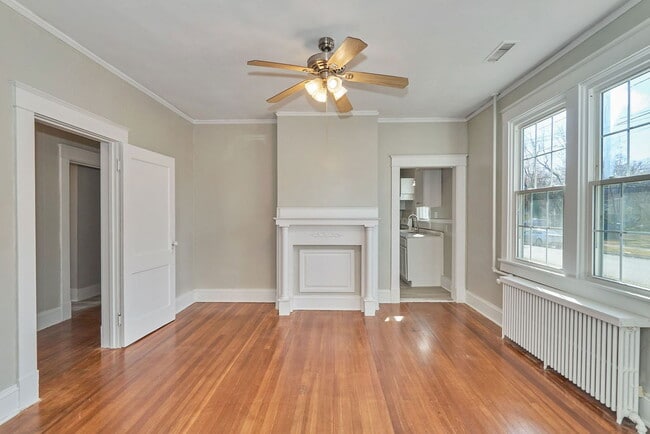 Building Photo - 2118 Fairfax Ave