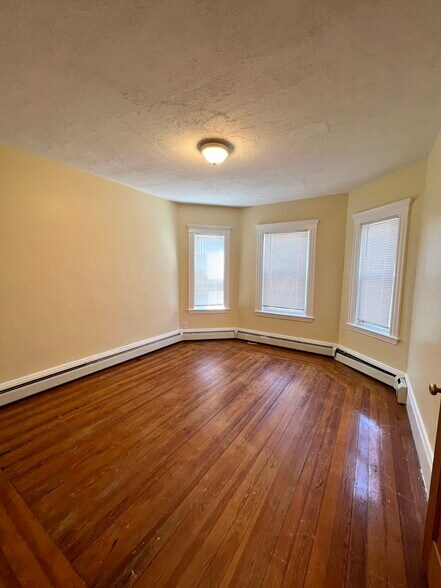 Building Photo - 225 Holland St