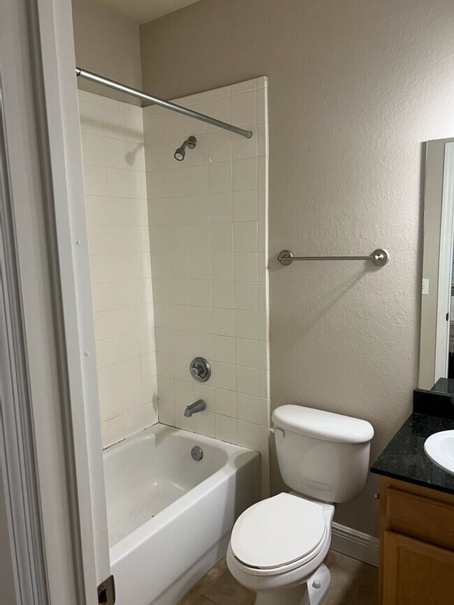 Building Photo - C2954-61 Chase Hollow