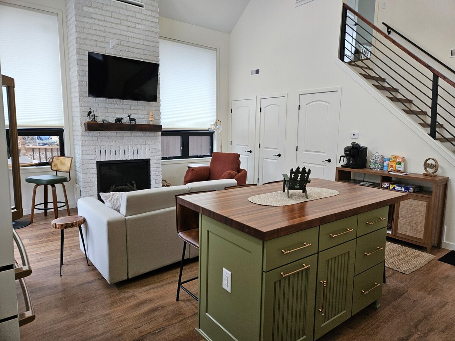 Building Photo - 5913 Lake Edge Rd