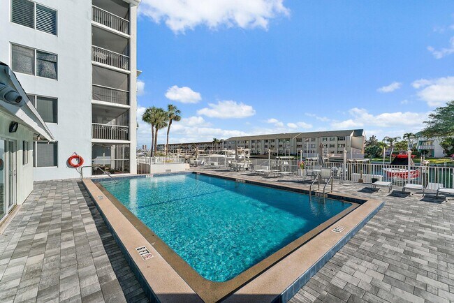 Building Photo - 108 Paradise Harbour Blvd