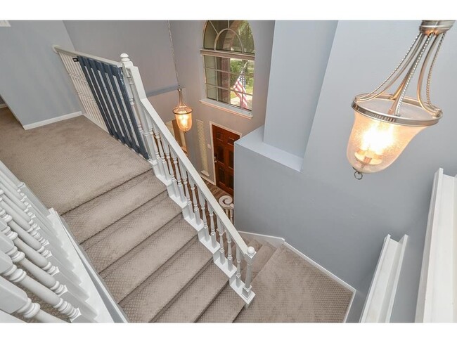 Building Photo - 6111 Dove Fern Ct