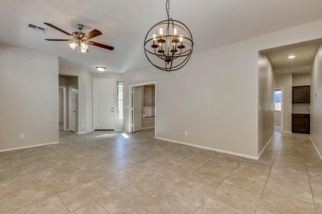 Building Photo - 2582 W Kit Carson Trail