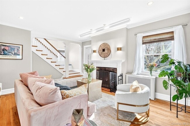 Building Photo - 14 Columbia Pl