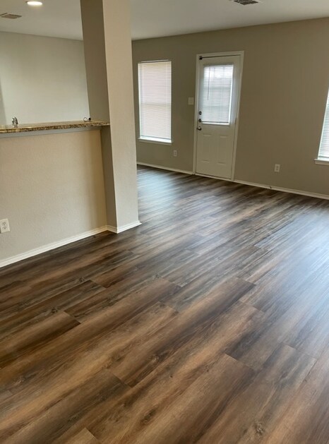 Building Photo - 9020 Garden Springs Dr