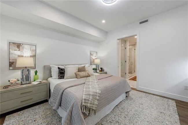 Building Photo - 2425 Peachtree Rd NE