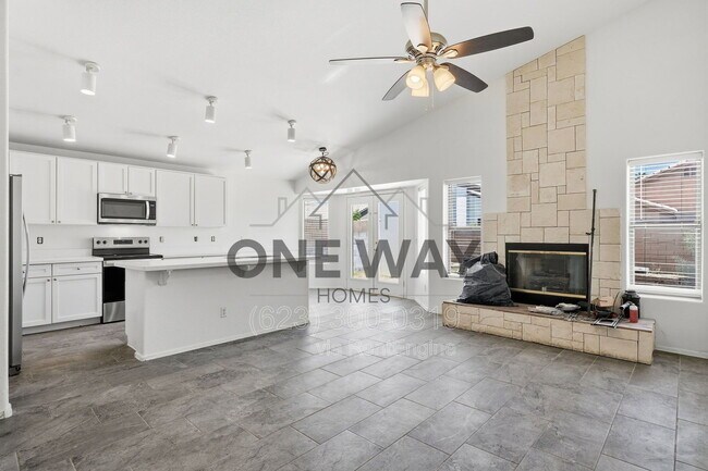 Building Photo - 4622 E Summerhaven Dr