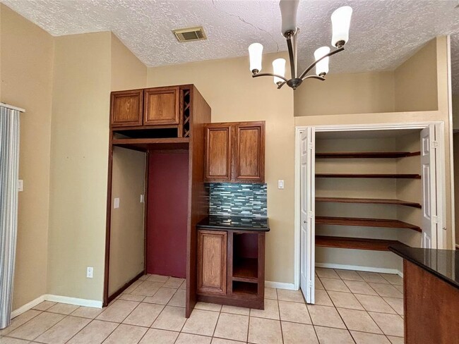 Building Photo - 12702 Meadway Ct