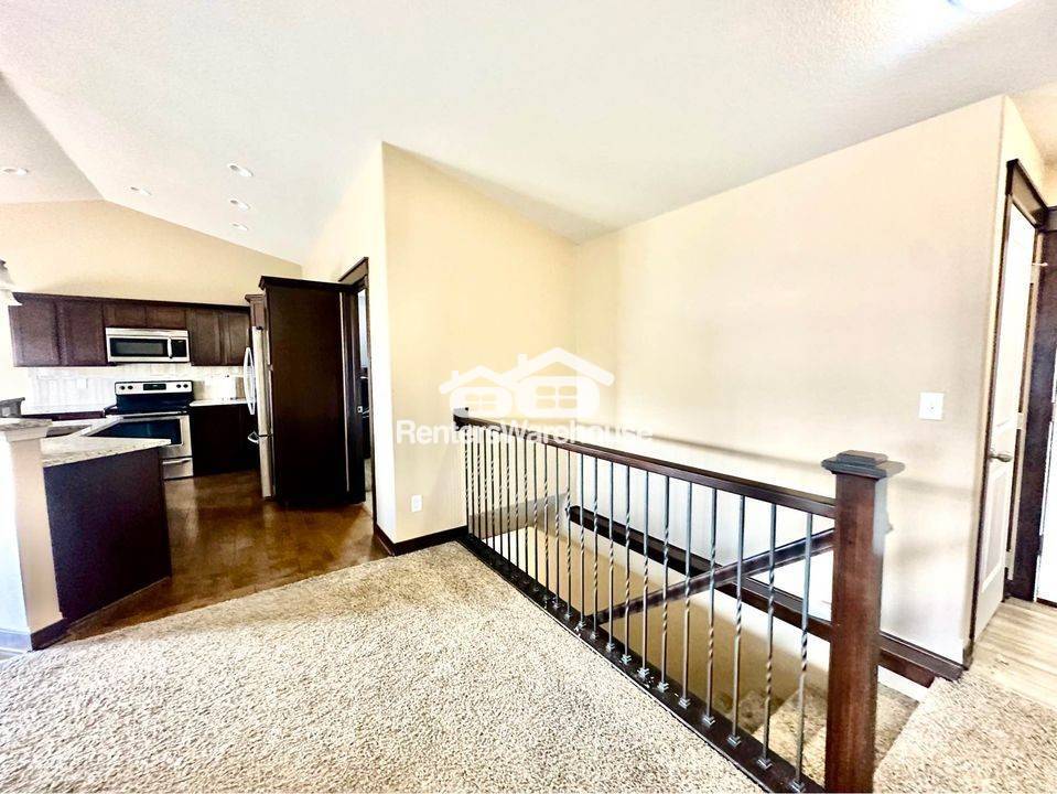 Building Photo - 9664 Alderwood Dr