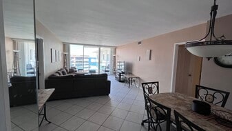 Building Photo - 5161 Collins Ave