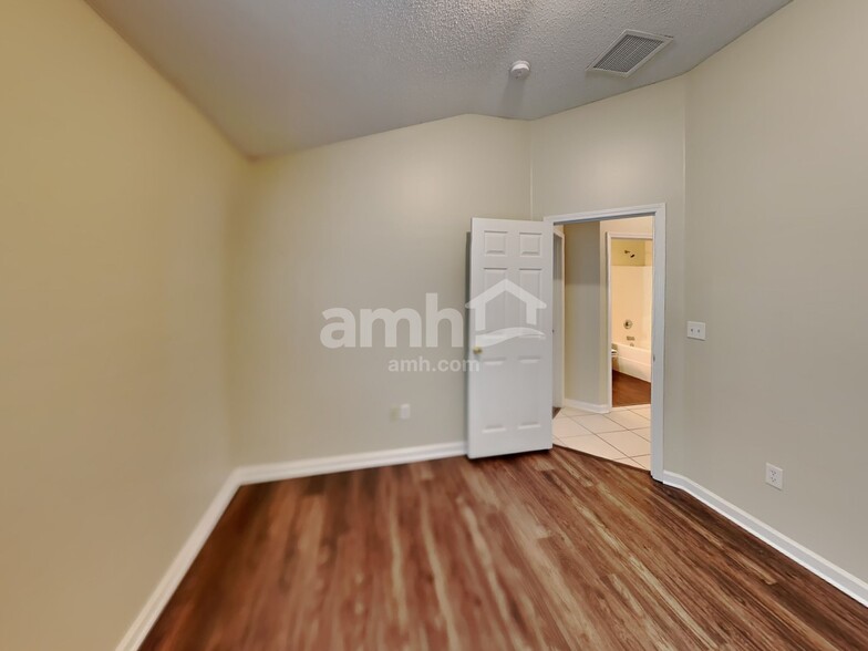Building Photo - 2996 Centerwood Dr