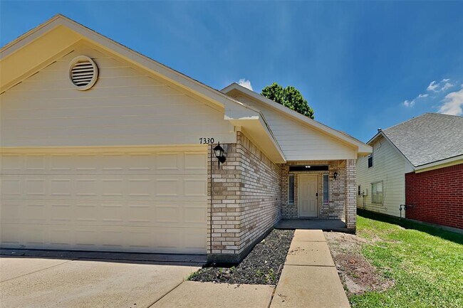 Primary Photo - 7330 Parkland Manor Dr