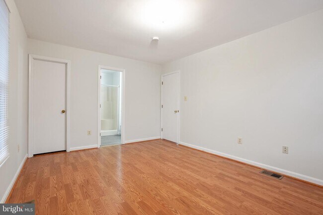 Building Photo - 8729 36th Ave