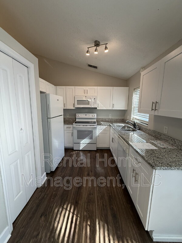 Building Photo - 2700 Birmingham Blvd