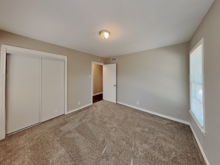 Building Photo - 5201 Sabelle Ln